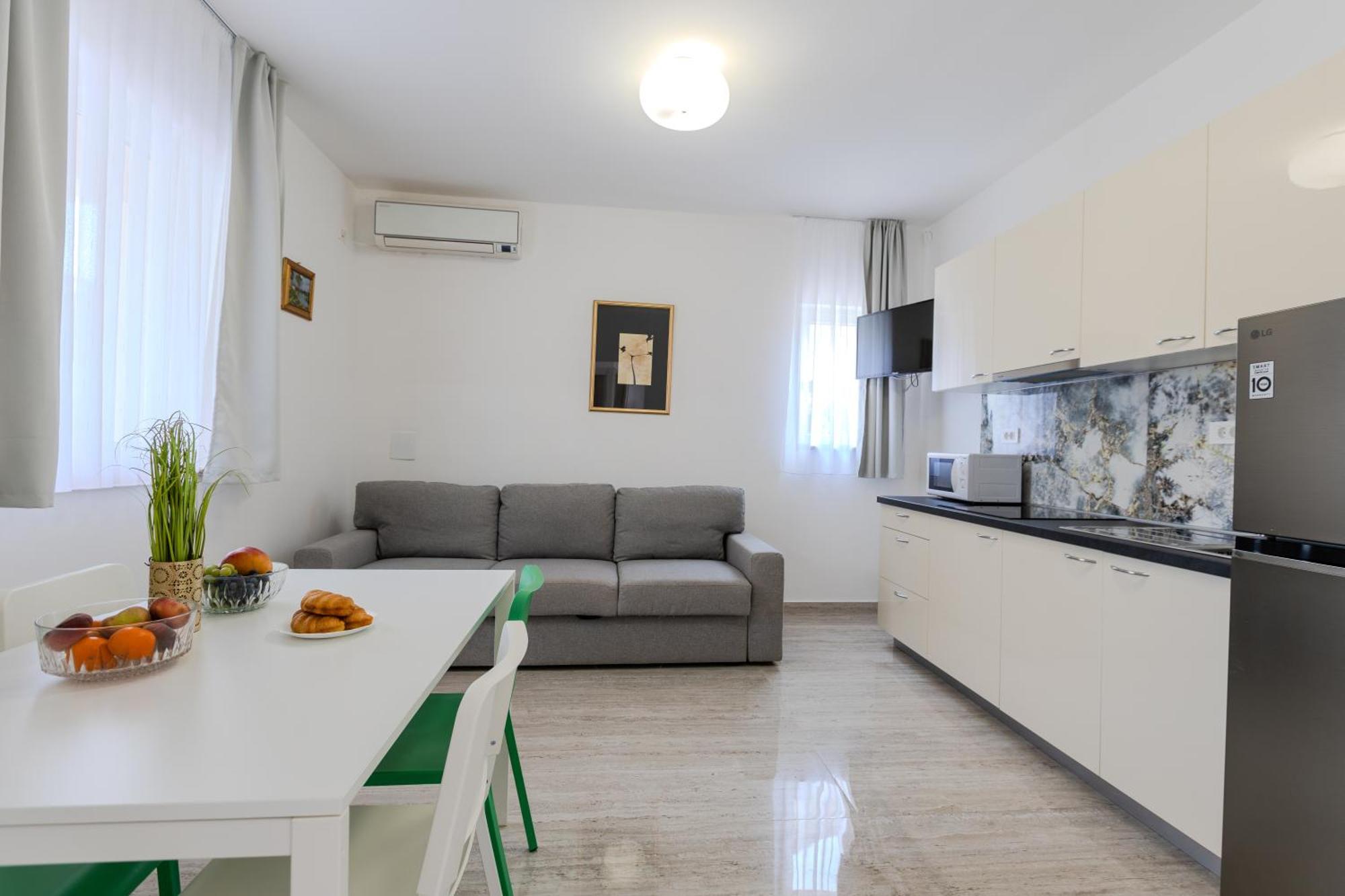Lorena Apartman